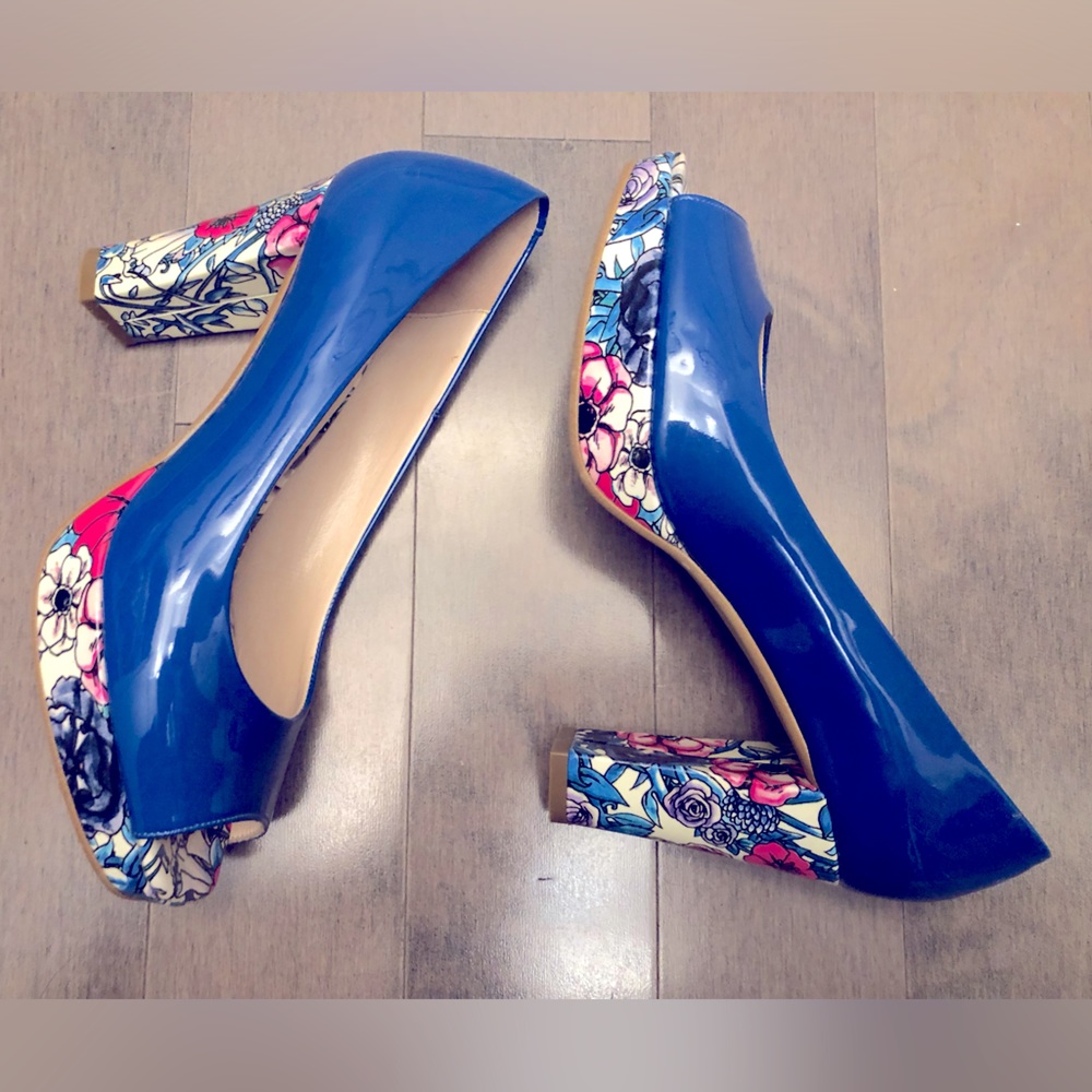 Evaluna blue patent platform shoes size 7